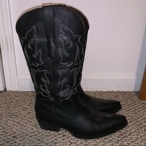 Country Love Women’s Black Cowboy Boots